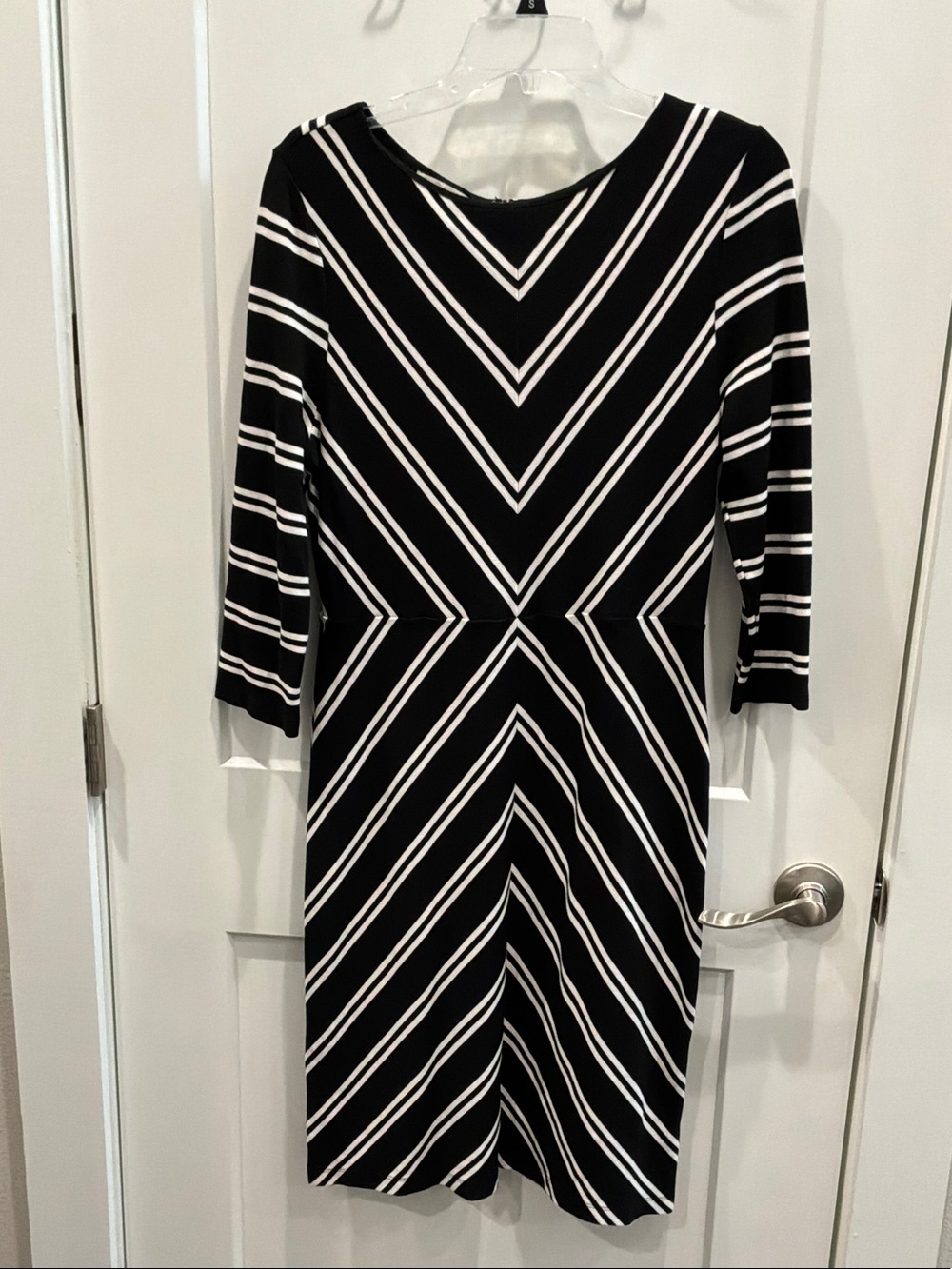 Hobbs London 10 Black White Striped Midi Sheath Dress V Chevron Designer